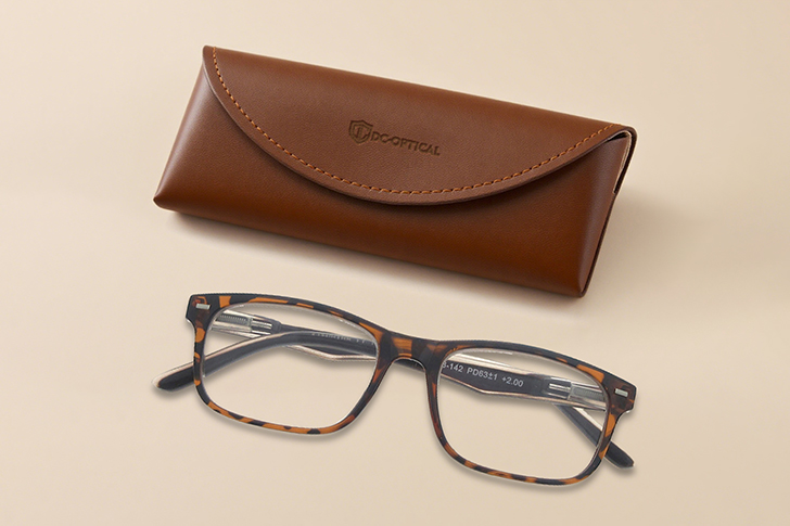 Dachuan Optical: Mocha Mousse Choice – Customize Your Custom Reading Glasses for the Year
