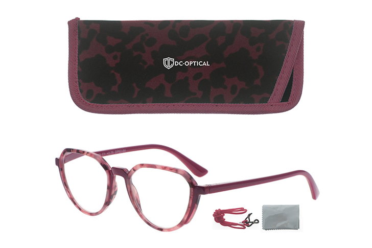 Clear Vision: Choosing Between Reading Glasses and Prescription Eyewear