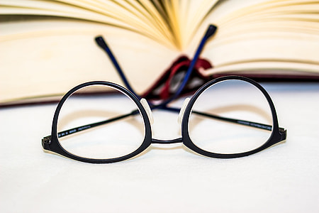 Can Reading Glasses Prevent Myopia Progression?