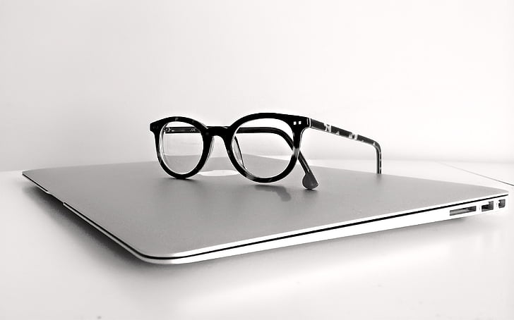 How to Know if Reading Glasses Suit You？